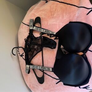 Victoria's Secret Black Lace & Logo Strap Bra Set
